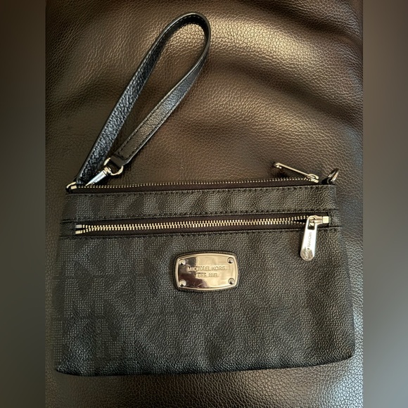 MICHAEL Michael Kors Monogram
PVC Large Wristlet - Picture 3 of 5